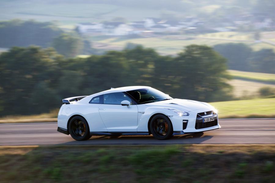  Nissan GT-R Track Edition 2016 года  (WW) (фото 12 из 21)